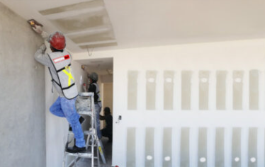 Construcción de paredes y techos